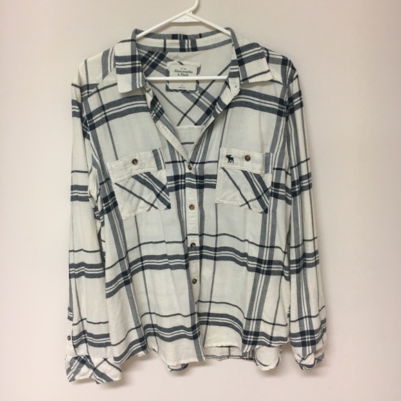 Abercrombie & Fitch Tops - ✨A&F Signature Flannel Shirt